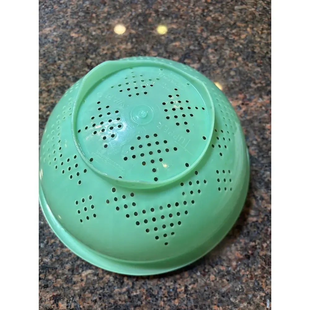 Vintage Jadeite Green Tupperware Strainer Colander Footed, MCM